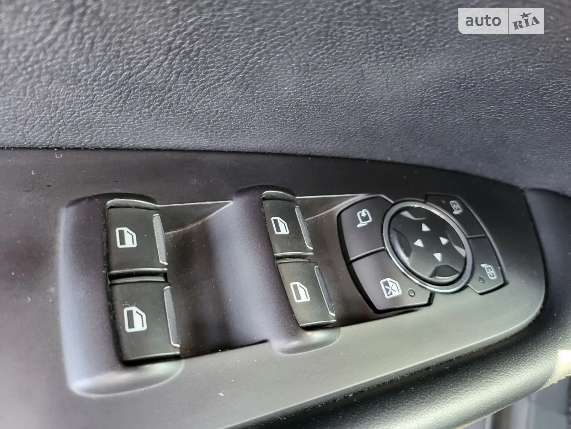 2017 Lincoln MKX - мініатюра 40