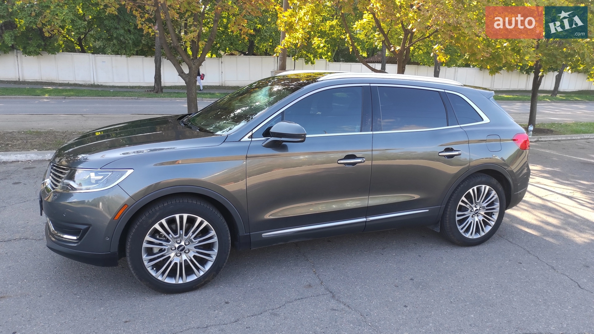 2017 Lincoln MKX - мініатюра 38
