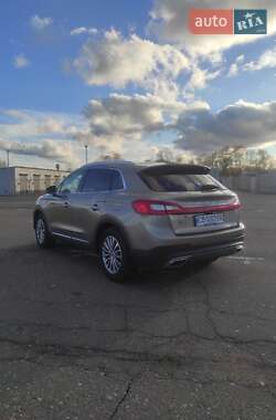 Позашляховик / Кросовер Lincoln MKX 2018 в 