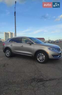 Позашляховик / Кросовер Lincoln MKX 2018 в 