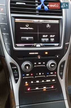 Внедорожник / Кроссовер Lincoln MKX 2015 в 