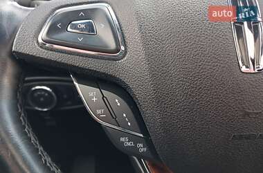 Внедорожник / Кроссовер Lincoln MKX 2015 в 