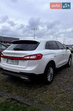 Позашляховик / Кросовер Lincoln MKX 2016 в 