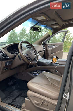 Внедорожник / Кроссовер Lincoln MKX 2018 в 