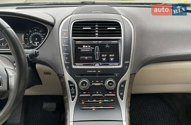 Внедорожник / Кроссовер Lincoln MKX 2015 в 