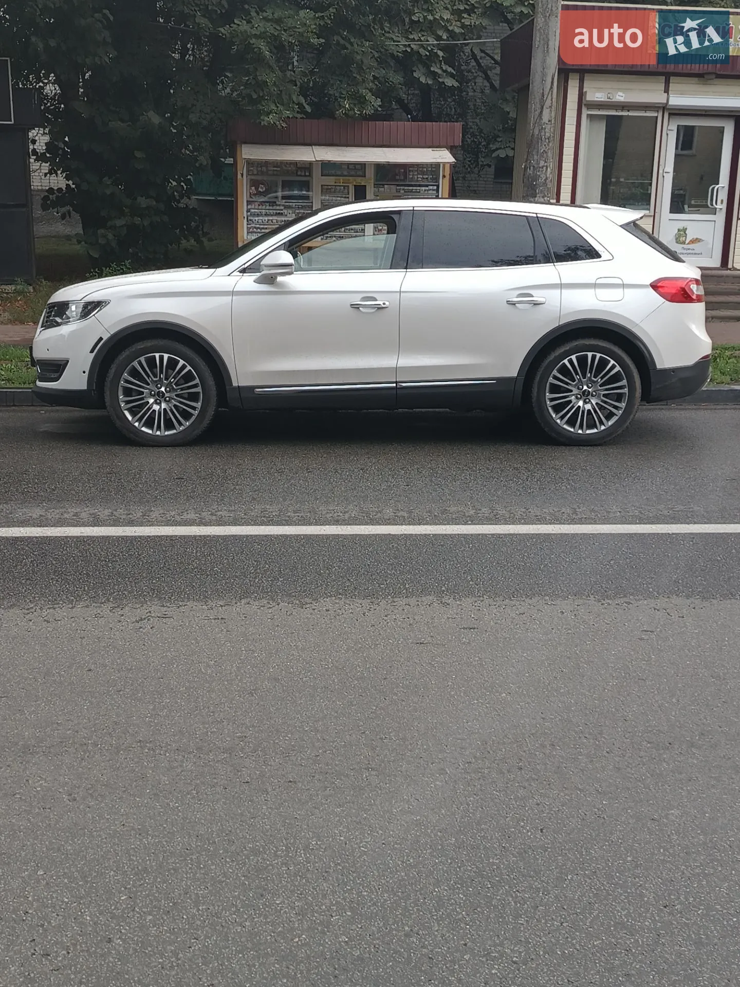 2016 Lincoln MKX - мініатюра 4