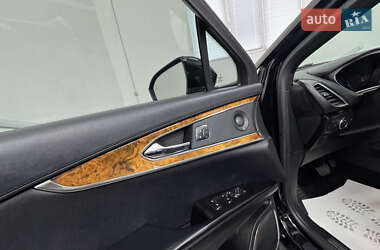 Внедорожник / Кроссовер Lincoln MKX 2015 в 