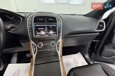 Внедорожник / Кроссовер Lincoln MKX 2015 в 