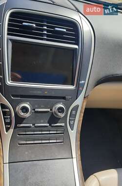 Внедорожник / Кроссовер Lincoln MKX 2016 в 