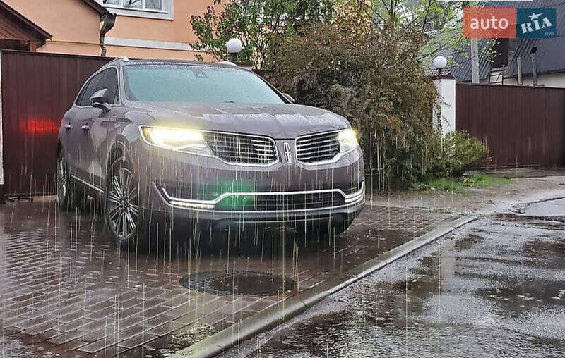 Внедорожник / Кроссовер Lincoln MKX 2016 в 