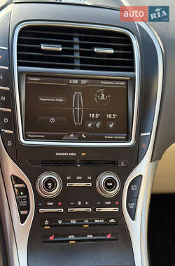 Внедорожник / Кроссовер Lincoln MKX 2015 в 
