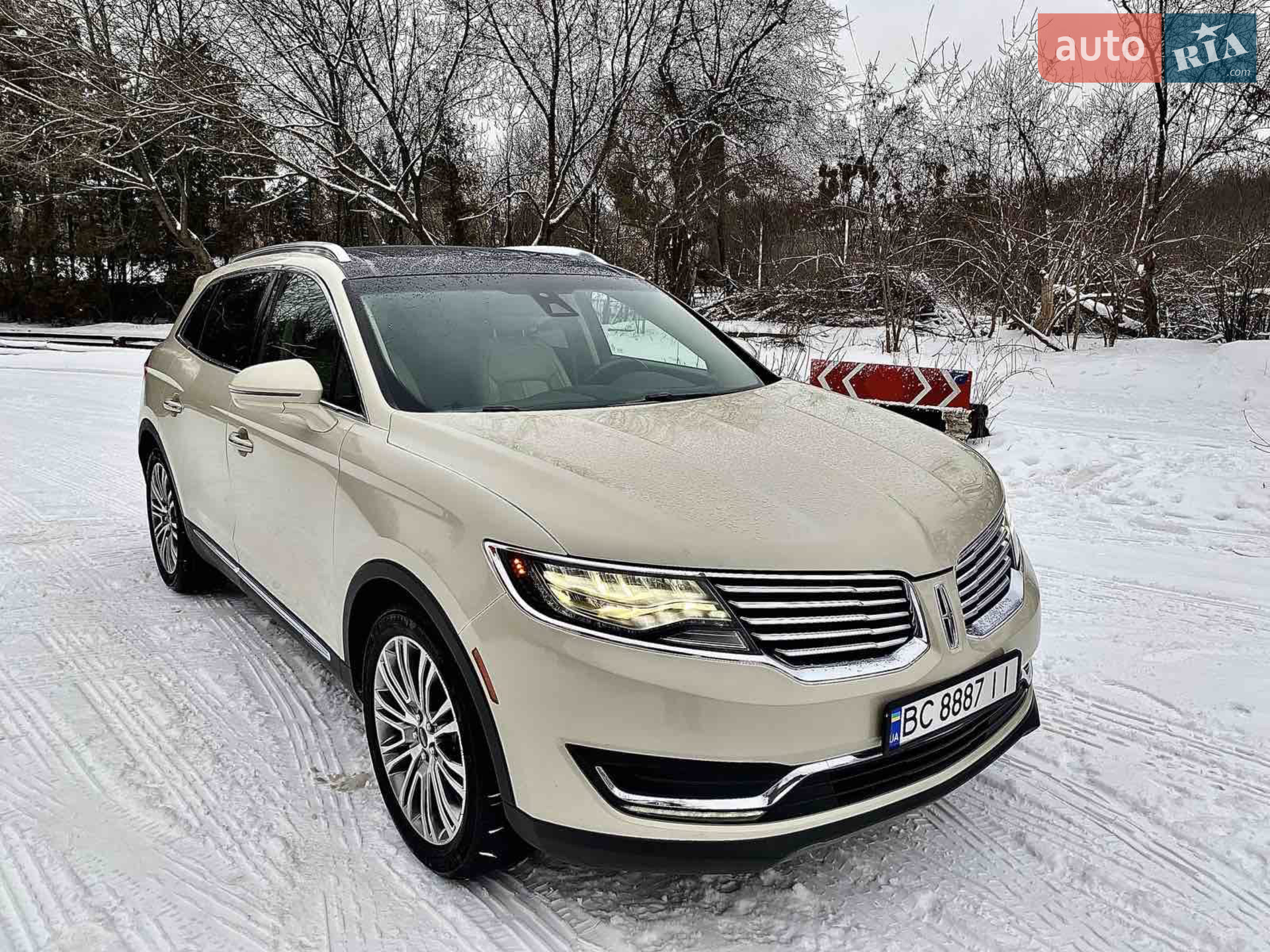 2016 Lincoln MKX - мініатюра 24
