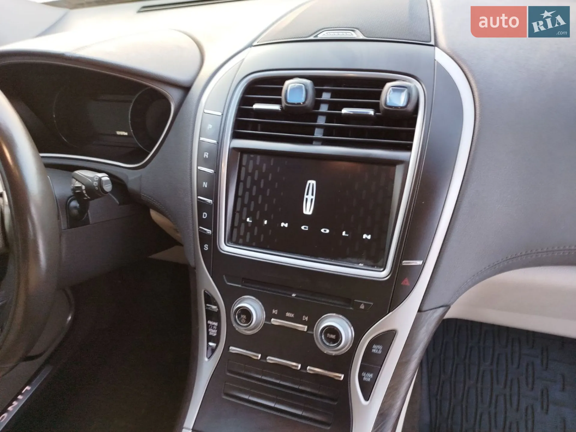 2017 Lincoln MKX - мініатюра 27
