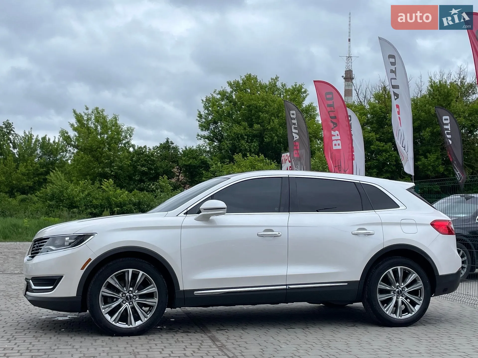 2016 Lincoln MKX - мініатюра 12