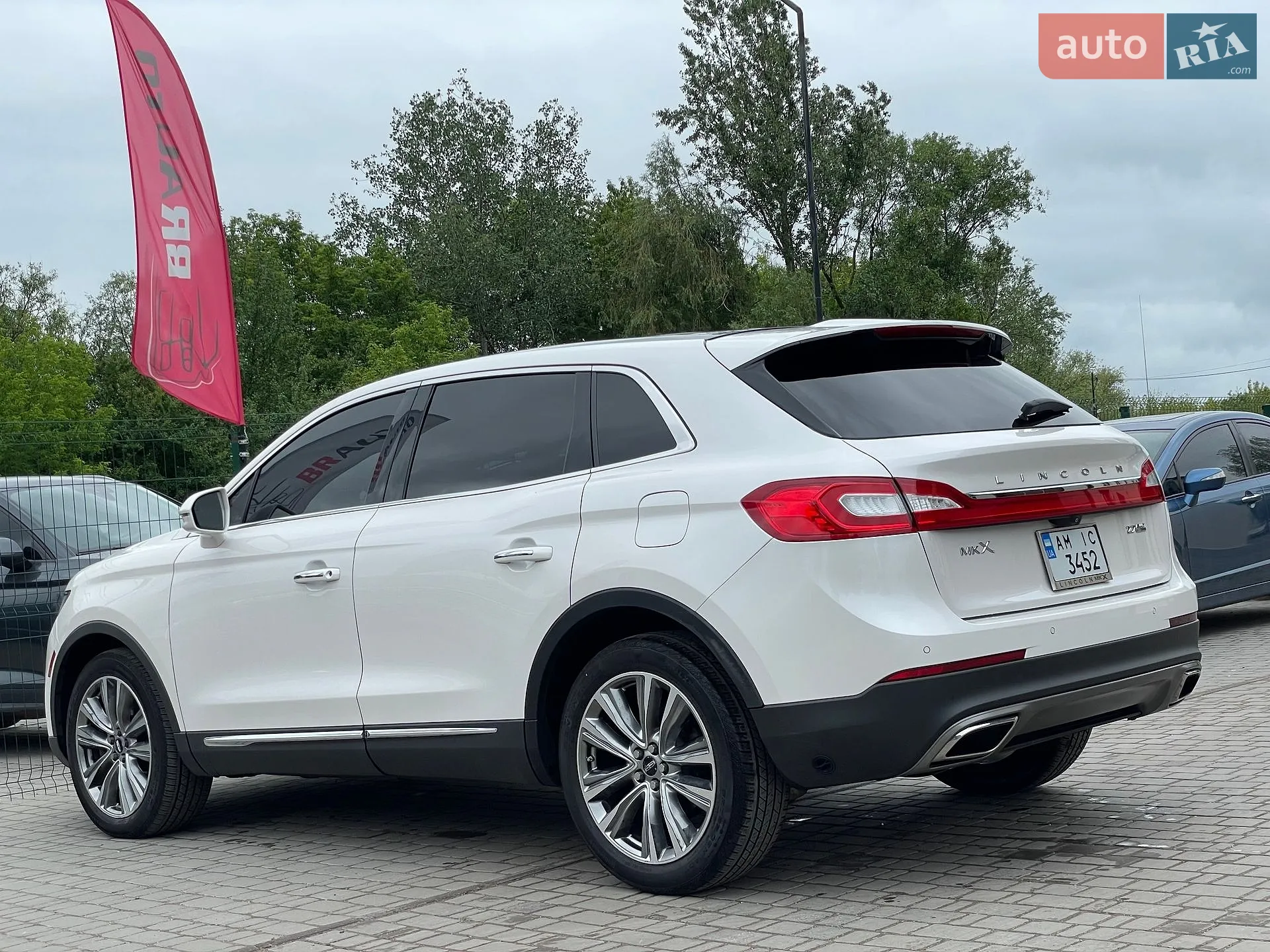 2016 Lincoln MKX - мініатюра 17