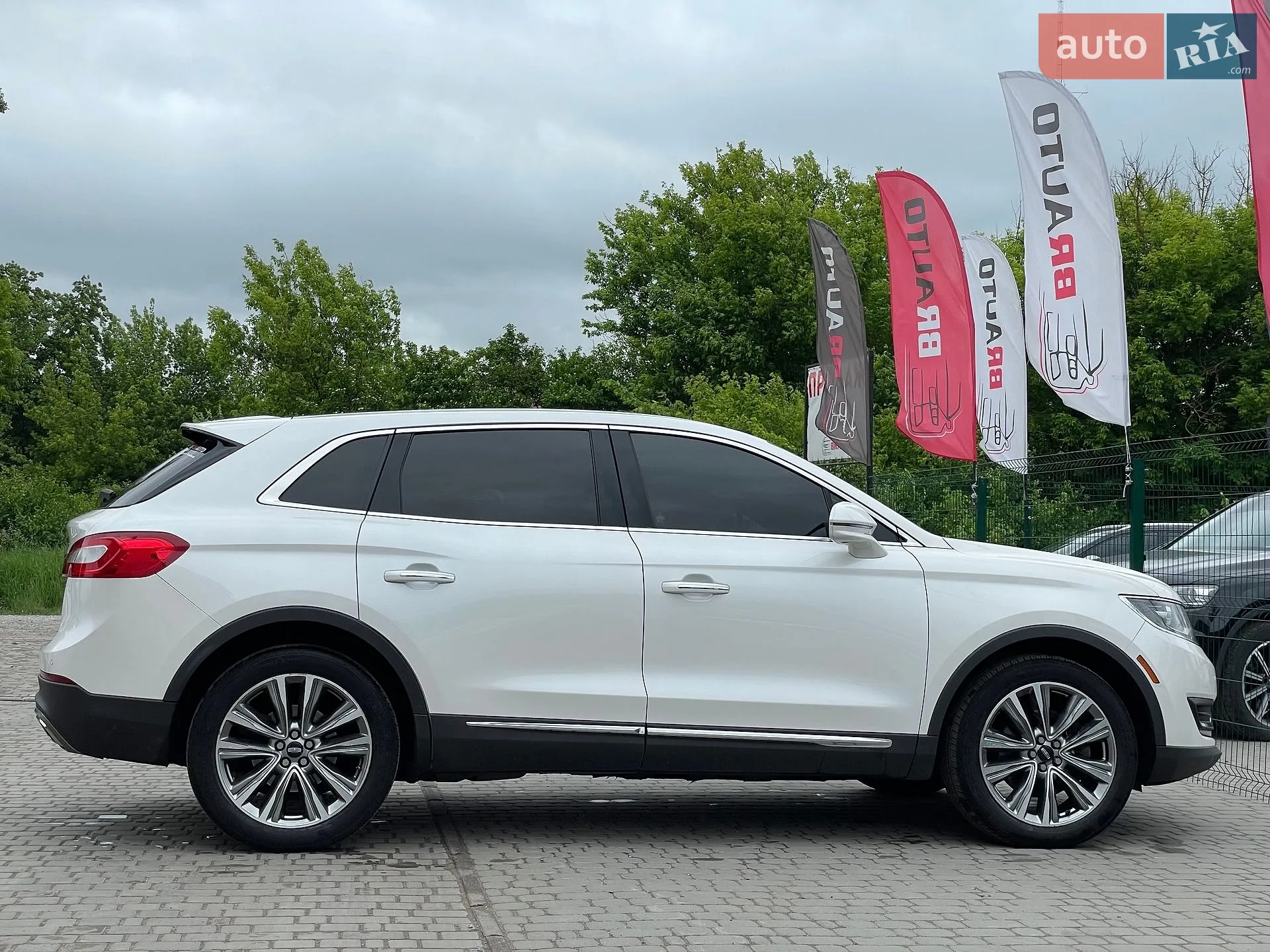 2016 Lincoln MKX - мініатюра 22