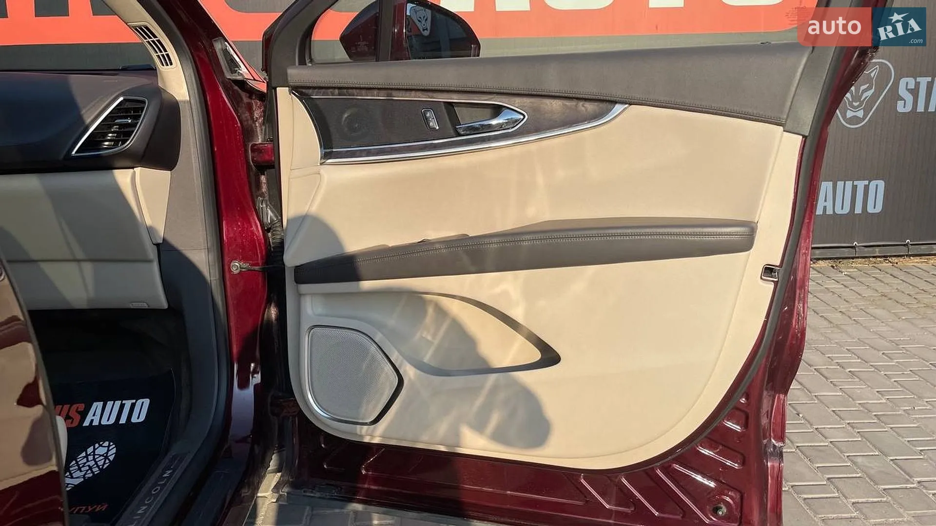 2017 Lincoln MKX - мініатюра 31
