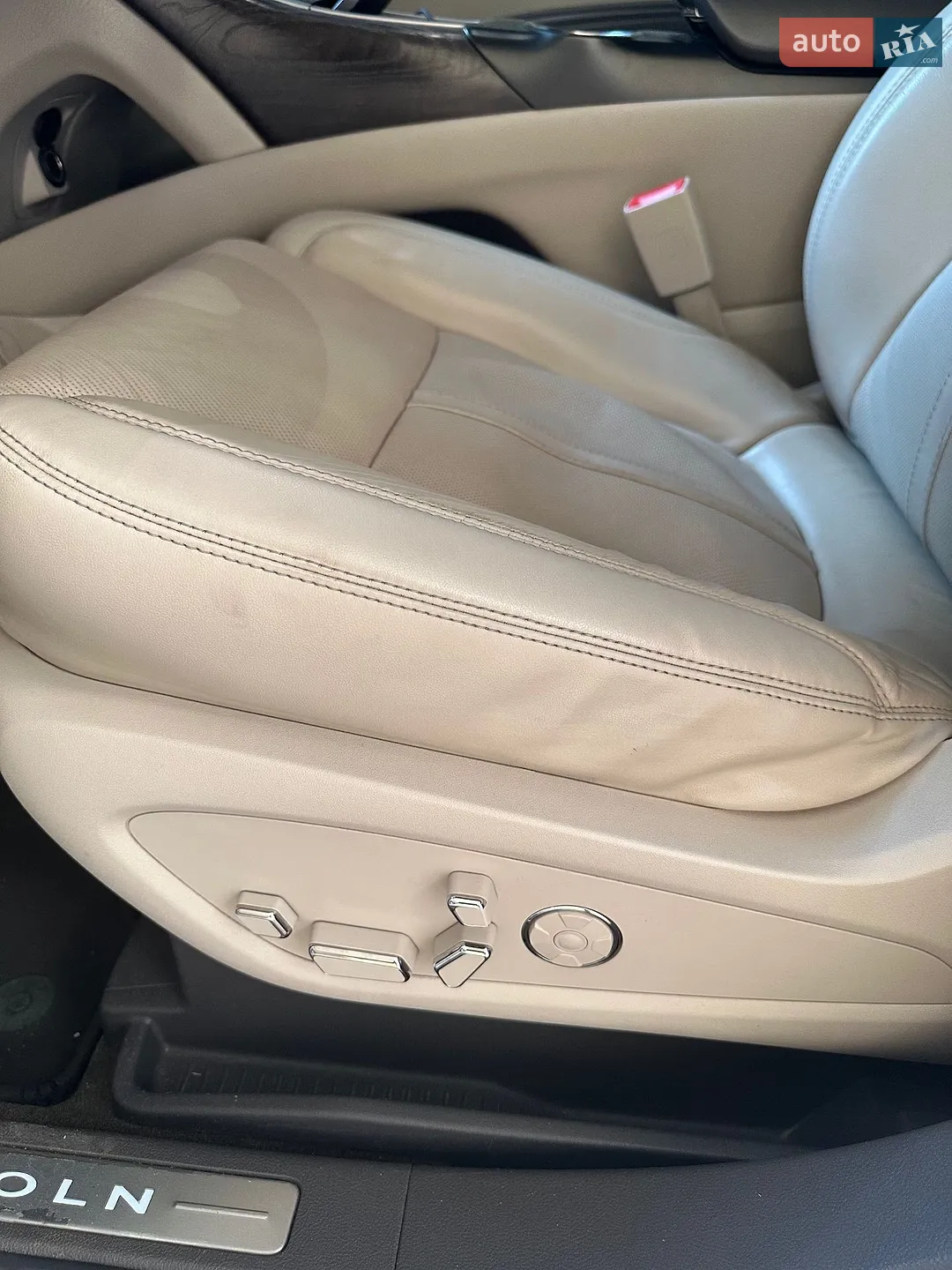 2017 Lincoln MKX - мініатюра 11