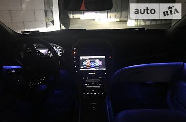 Седан Lincoln MKZ 2013 в 
