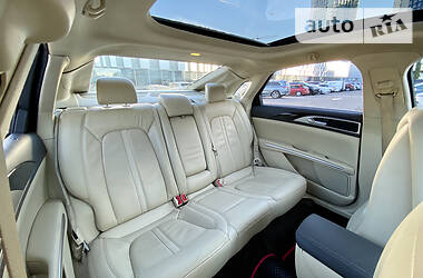 Седан Lincoln MKZ 2013 в 