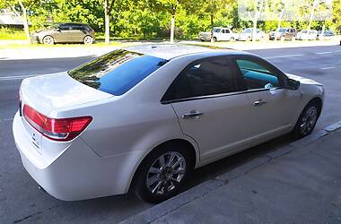 Седан Lincoln MKZ 2011 в 