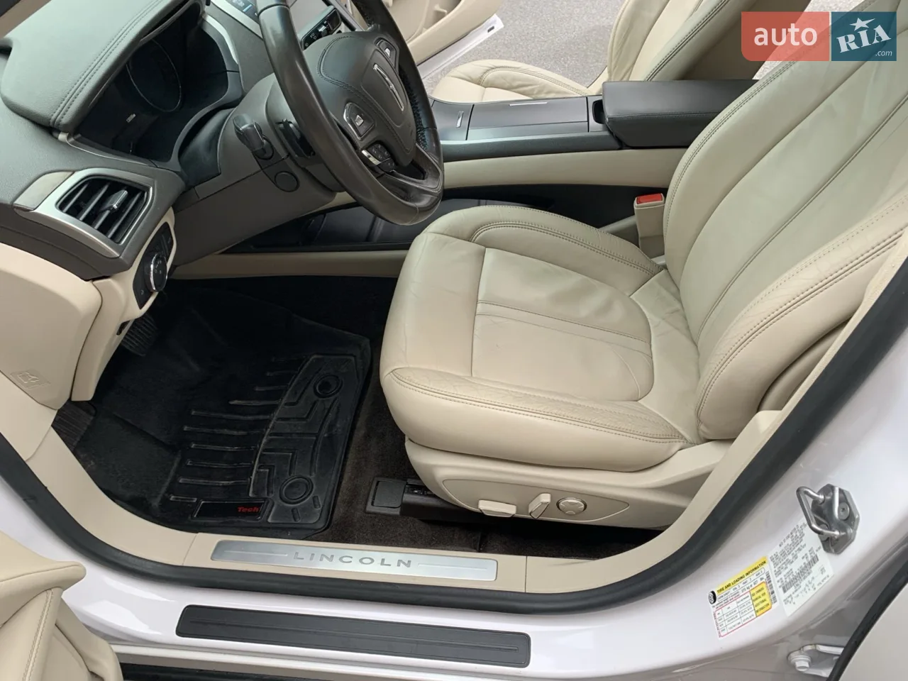 2016 Lincoln MKZ - мініатюра 21