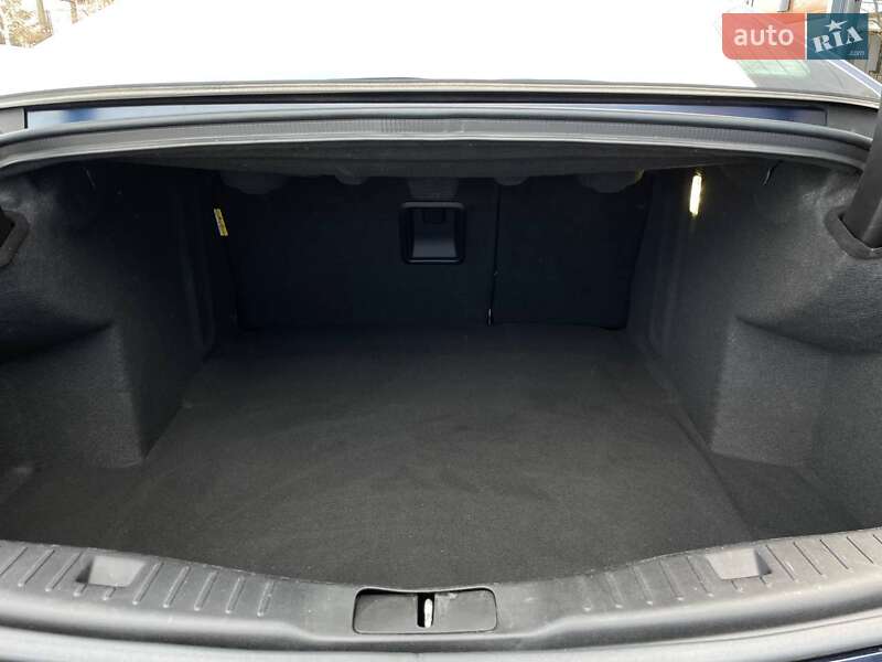 Седан Lincoln MKZ 2016 в Ровно