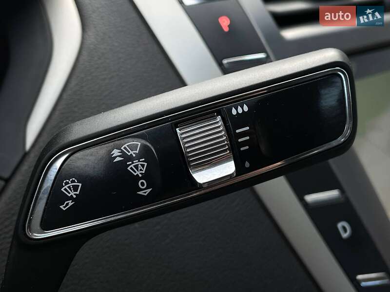 Седан Lincoln MKZ 2016 в Ровно