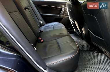 Седан Lincoln MKZ 2011 в 