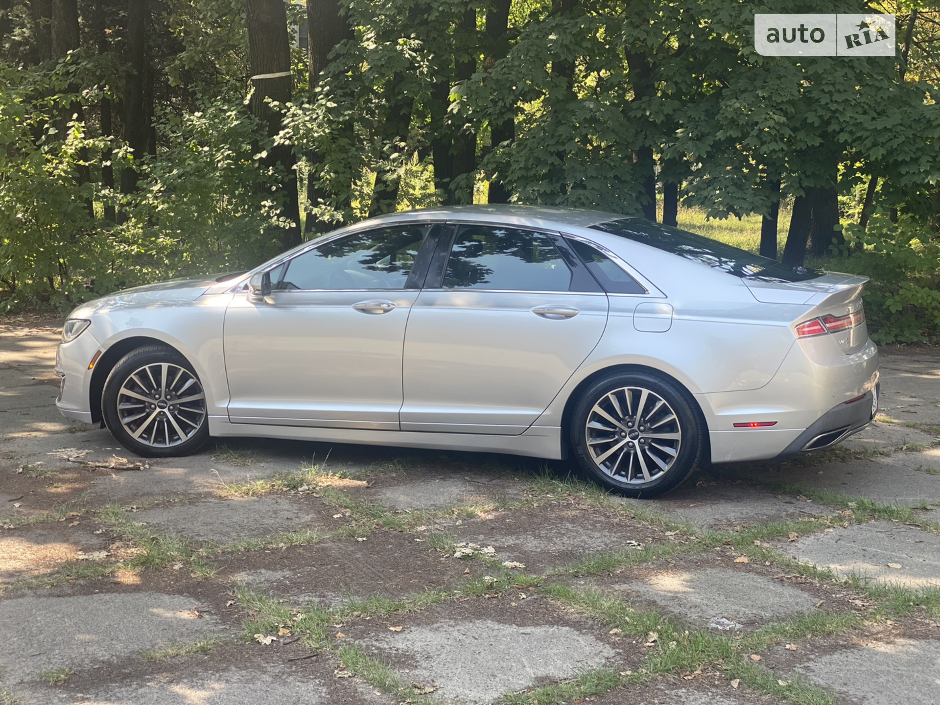 2017 Lincoln MKZ - мініатюра 16