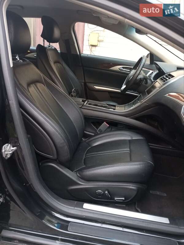 Седан Lincoln MKZ 2015 в Житомирі