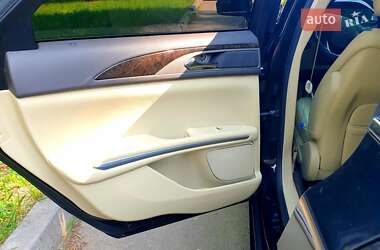 Седан Lincoln MKZ 2014 в Чернівцях