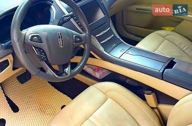 Седан Lincoln MKZ 2014 в Чернівцях