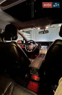 Седан Lincoln MKZ 2014 в 