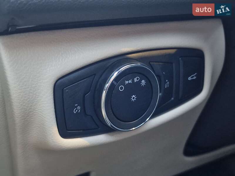 Седан Lincoln MKZ 2015 в Николаеве фото 45 Седан Lincoln MKZ 2015 в Николаеве