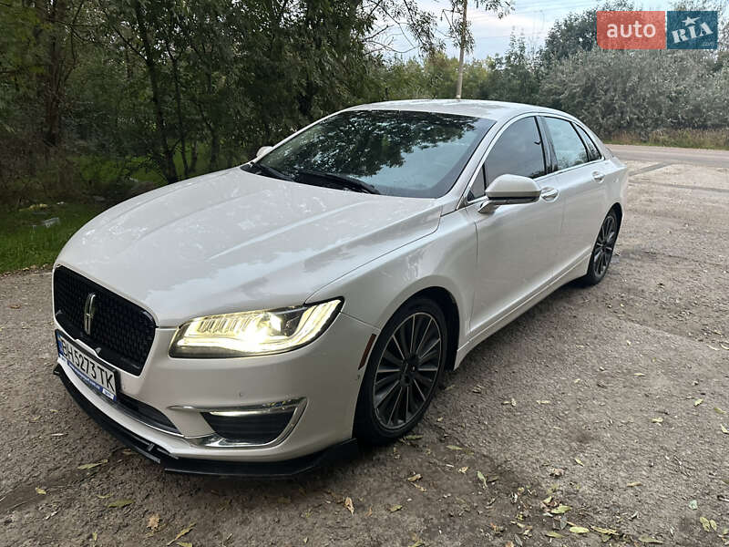 Седан Lincoln MKZ 2016 в Великодолинском