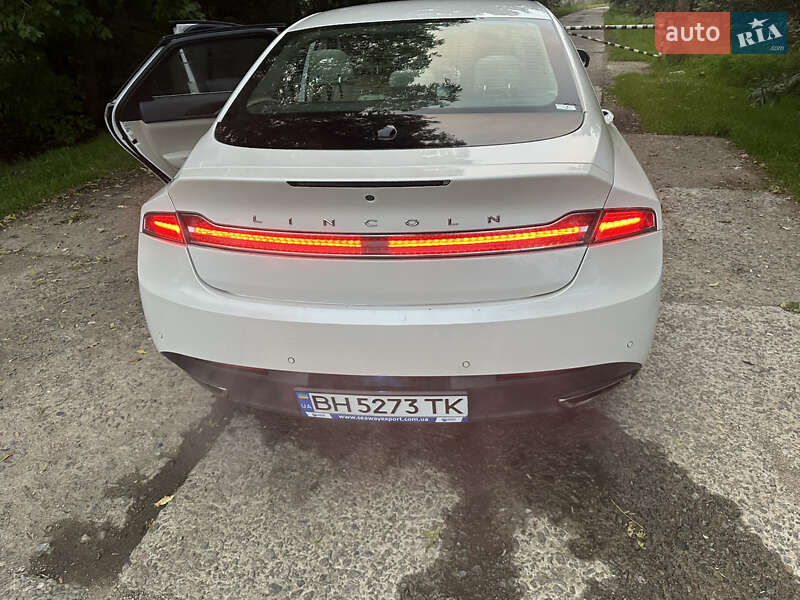 Седан Lincoln MKZ 2016 в Великодолинском