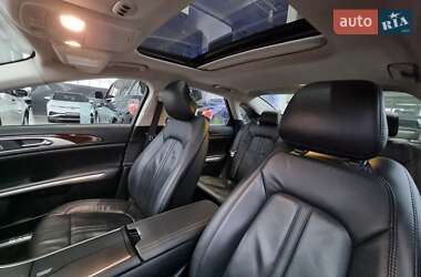 Седан Lincoln MKZ 2015 в 
