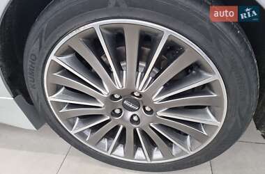 Седан Lincoln MKZ 2015 в 