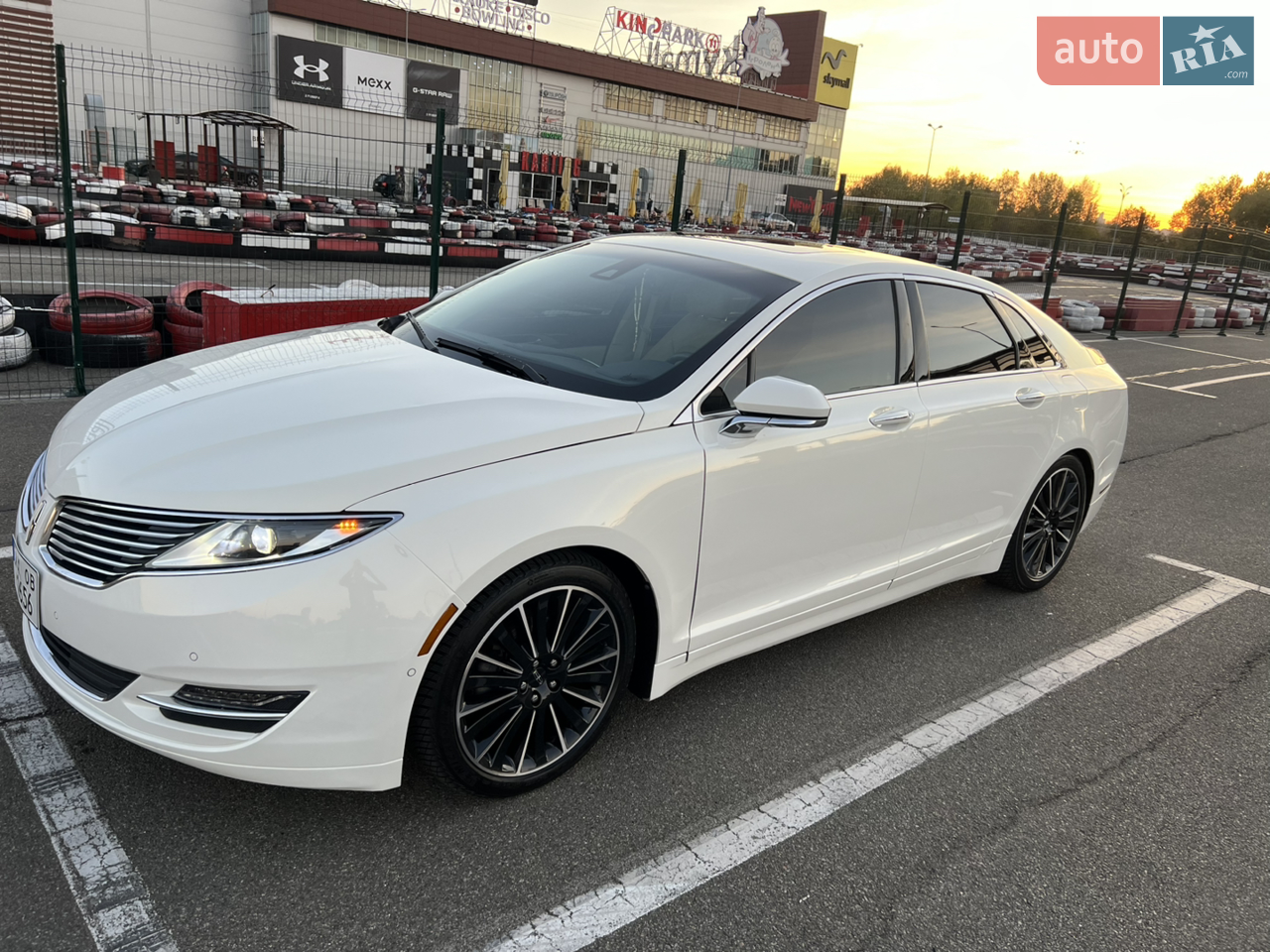 2011 Lincoln MKZ - мініатюра 11