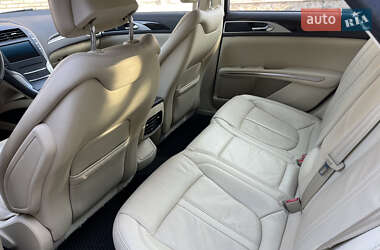 Седан Lincoln MKZ 2013 в 