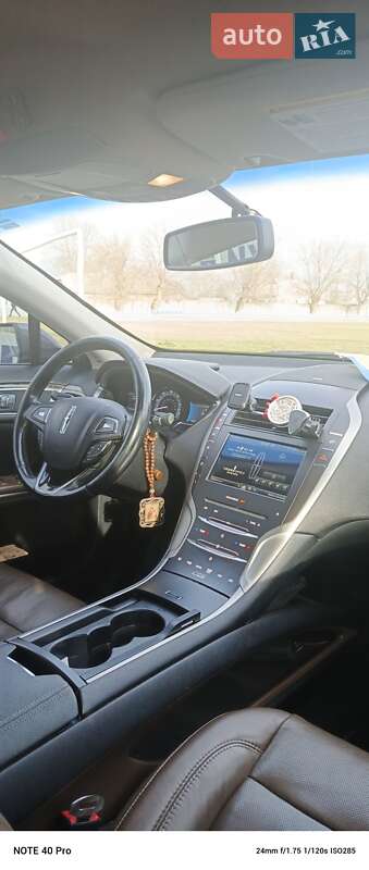 Lincoln MKZ 2014