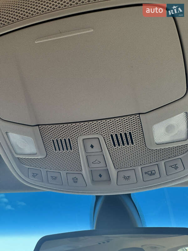 Седан Lincoln MKZ 2019 в Києві