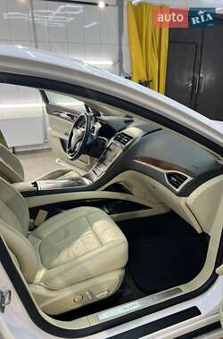 Седан Lincoln MKZ 2013 в 