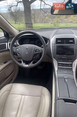 Седан Lincoln MKZ 2015 в 