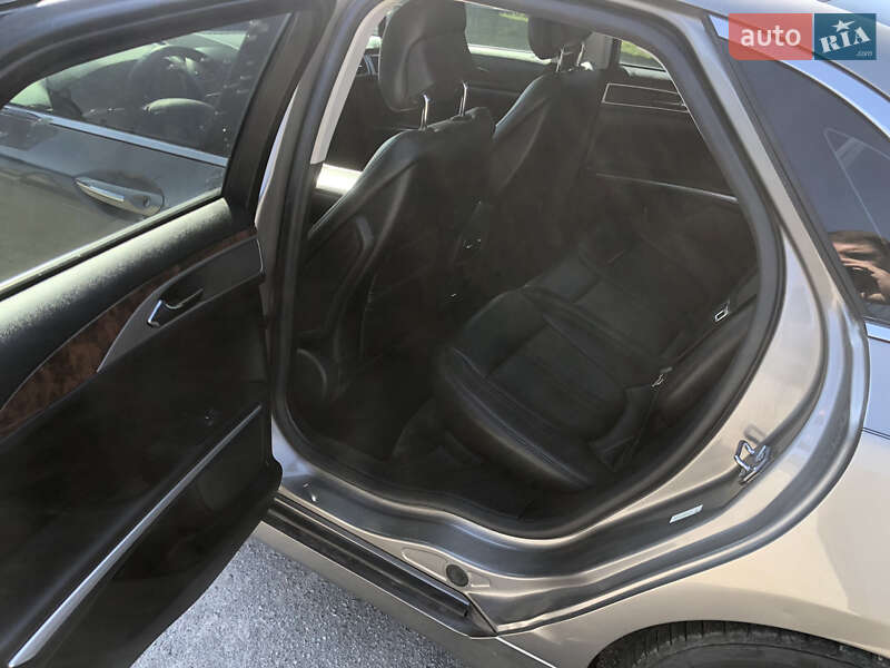 Седан Lincoln MKZ 2015 в Львові