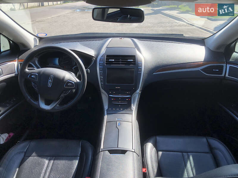 Седан Lincoln MKZ 2015 в Львові