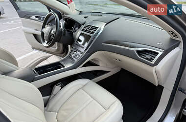 Седан Lincoln MKZ 2019 в 