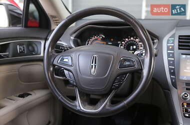 Седан Lincoln MKZ 2016 в 