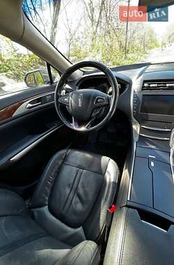 Седан Lincoln MKZ 2014 в 